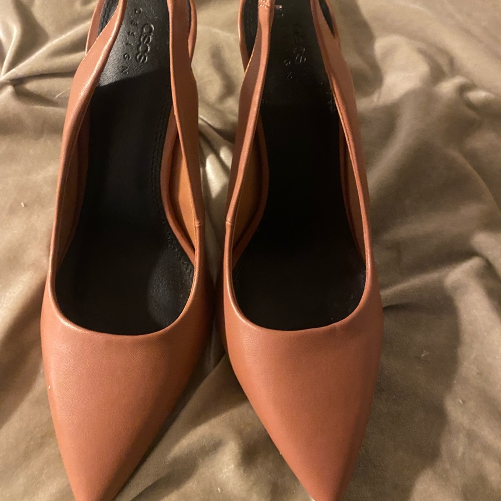 Wide width pointed toe heels
